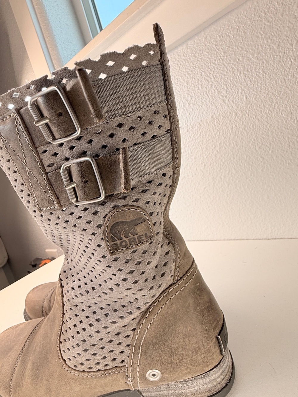 Sorel Perforated Leather Buckle Moto Boots Taupe Womens 7 - Picture 14 of 14